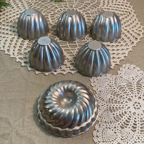 Set Of 6 Vintage Tin Molds - Picture 15 of 16